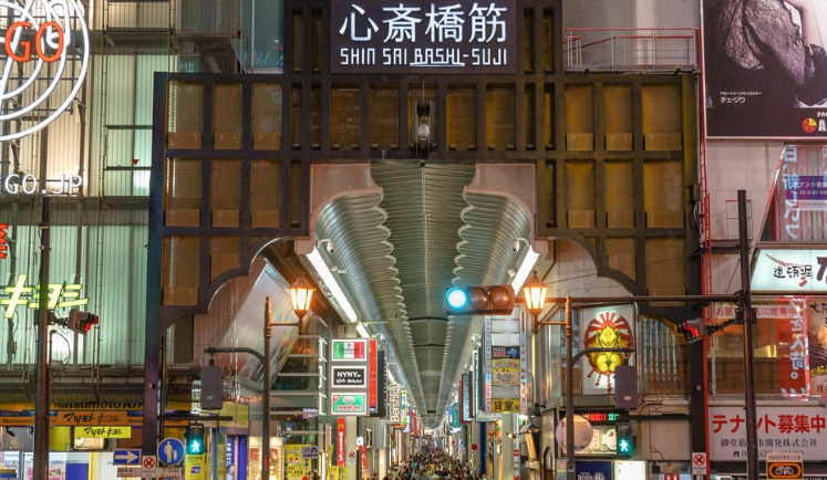 大阪｢ミナミ｣で高時給の人気セクキャバ・おっパブ店繁盛店はココだ！